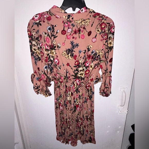Pretty little thing floral dress - Picture 2 of 3
